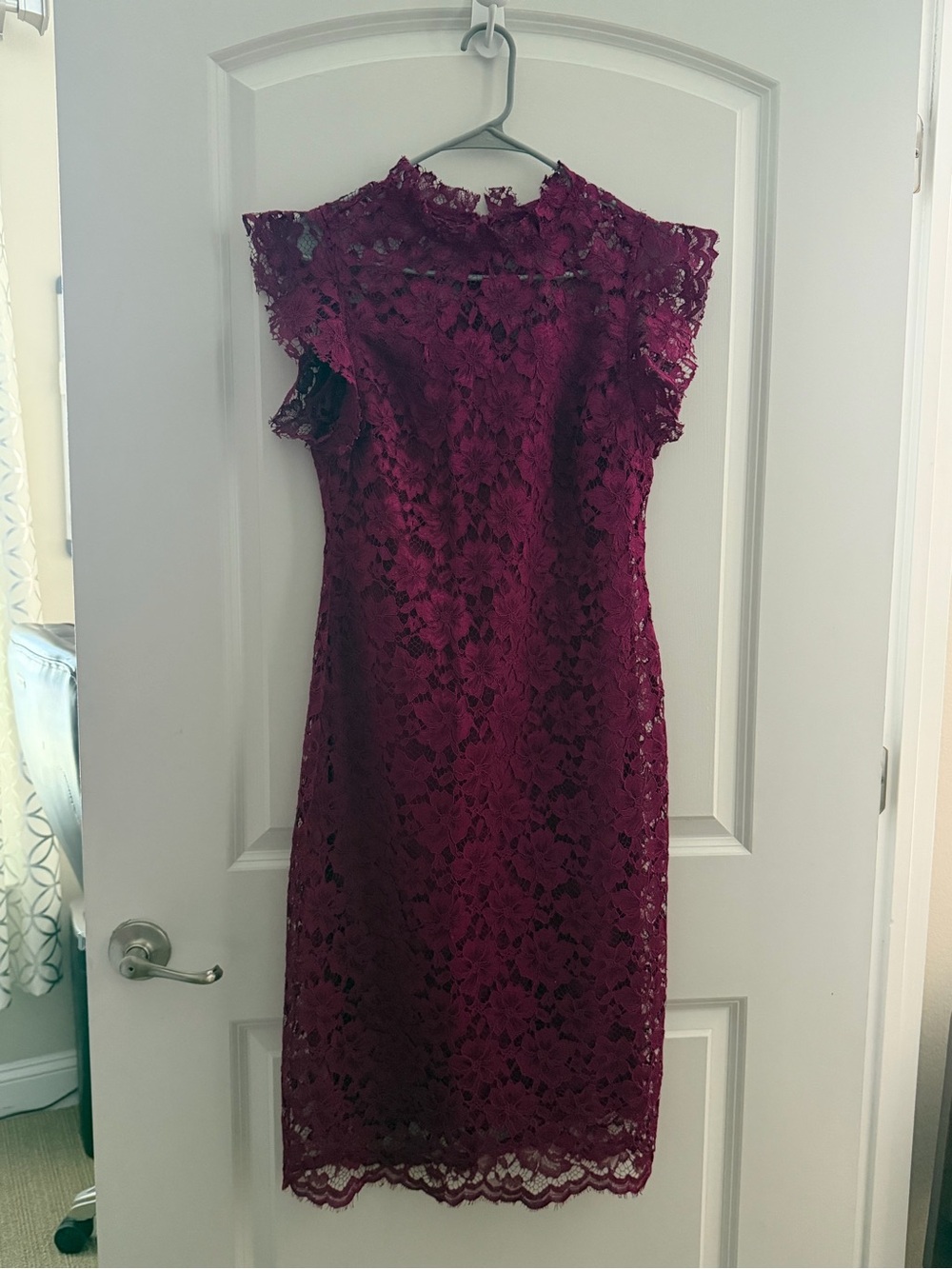 Women's Burgundy Lace Sheath Dress